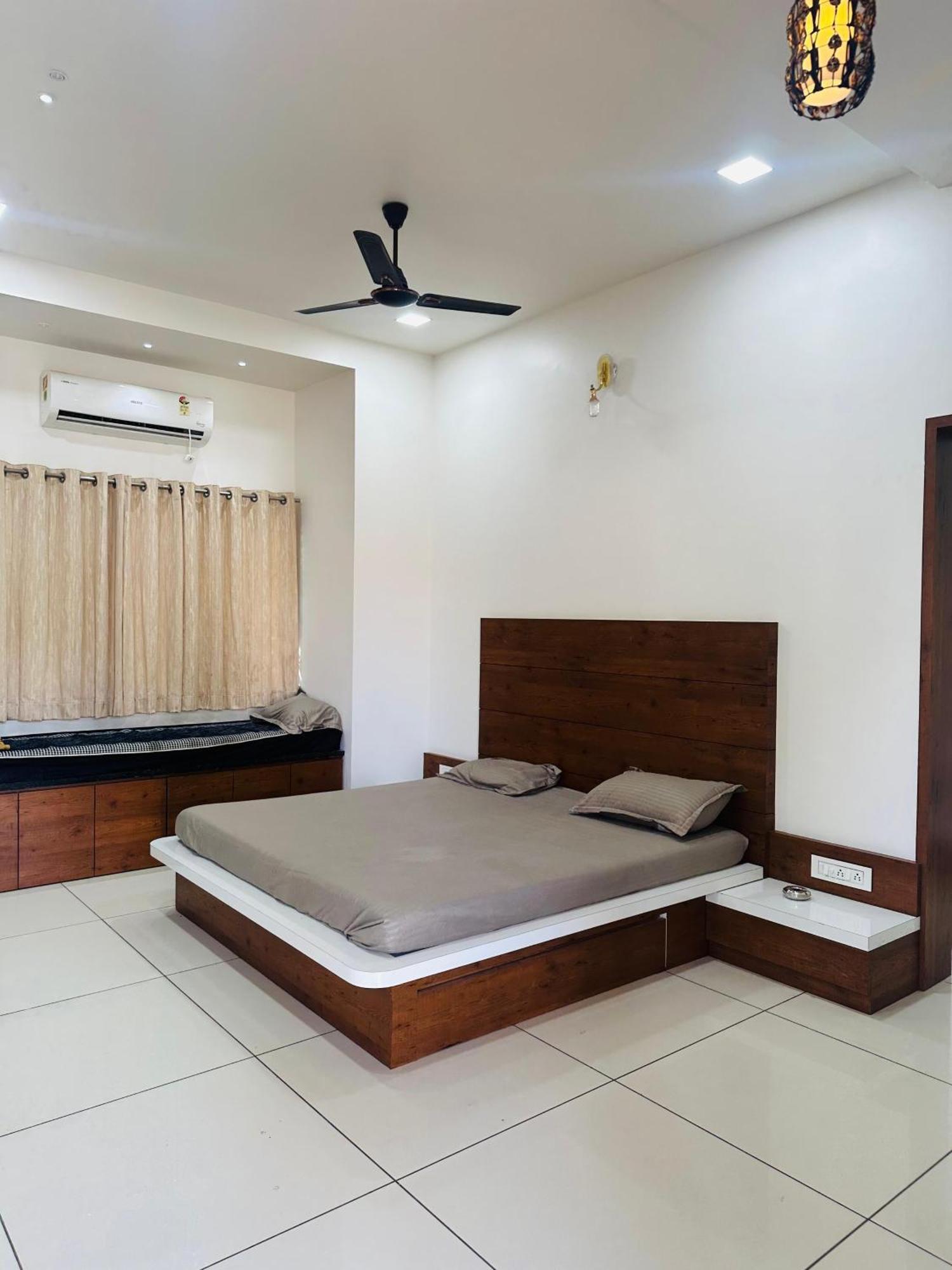 Srk Farm And Resort Anjār 外观 照片
